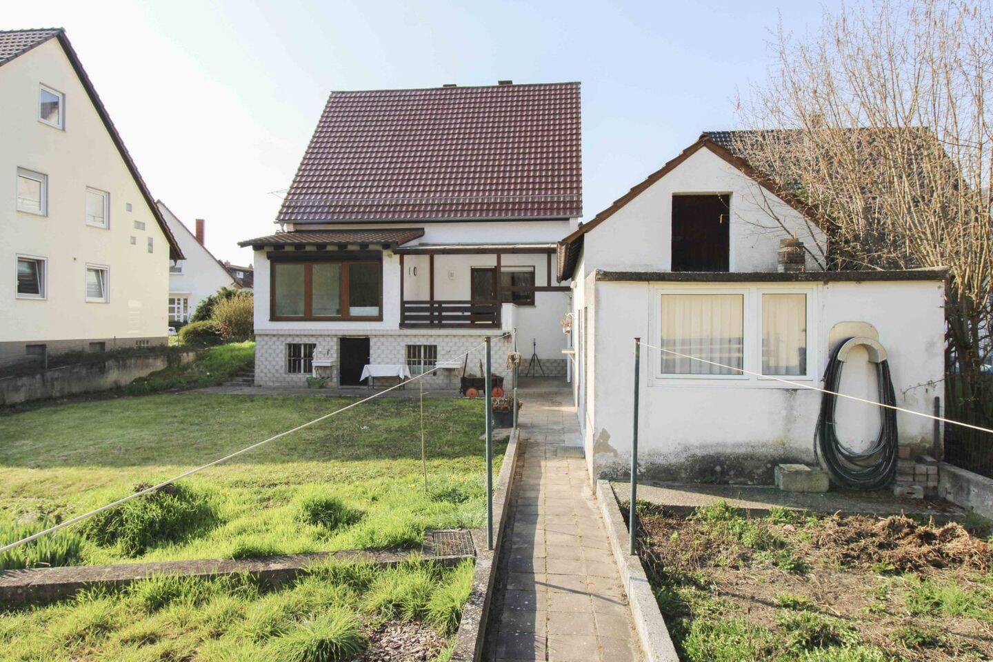 Zweifamilienhaus mit Ausbaupotenzial in ruhiger Ortsrandlage von Altrip, 67122 Altrip