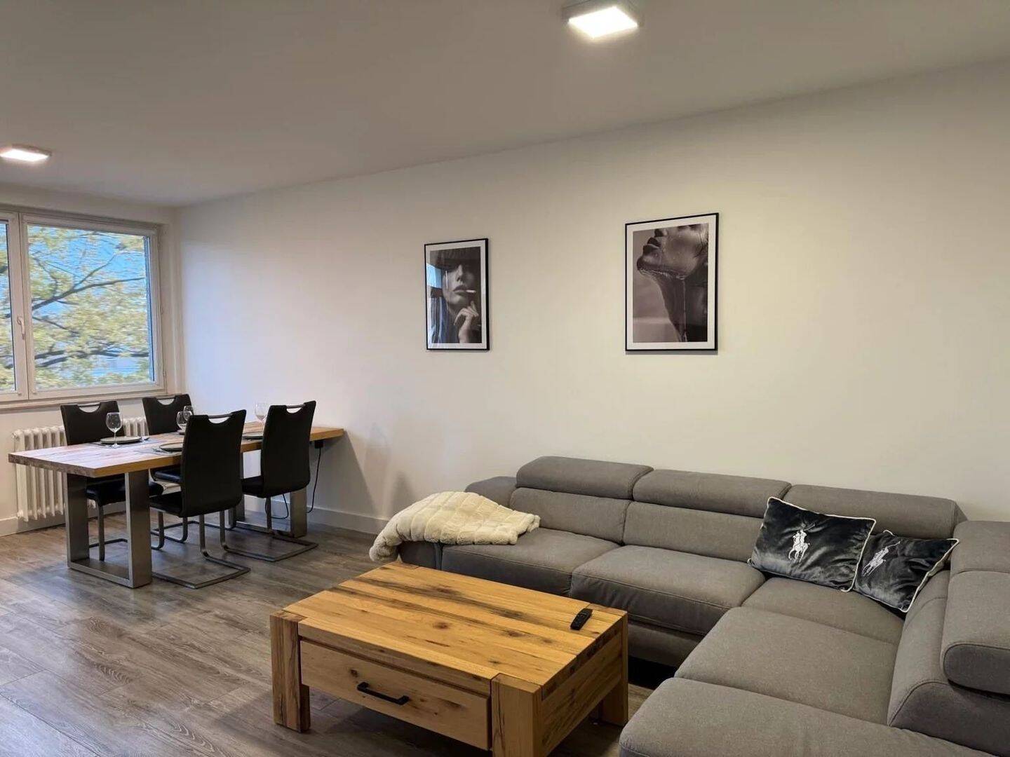 Ruhige Wohnung im vierten Stock mit Südbalkon, 2 Zimmer zentrumsnah, 10555 Berlin (Mitte Hansaviertel Moabit Tiergarten)