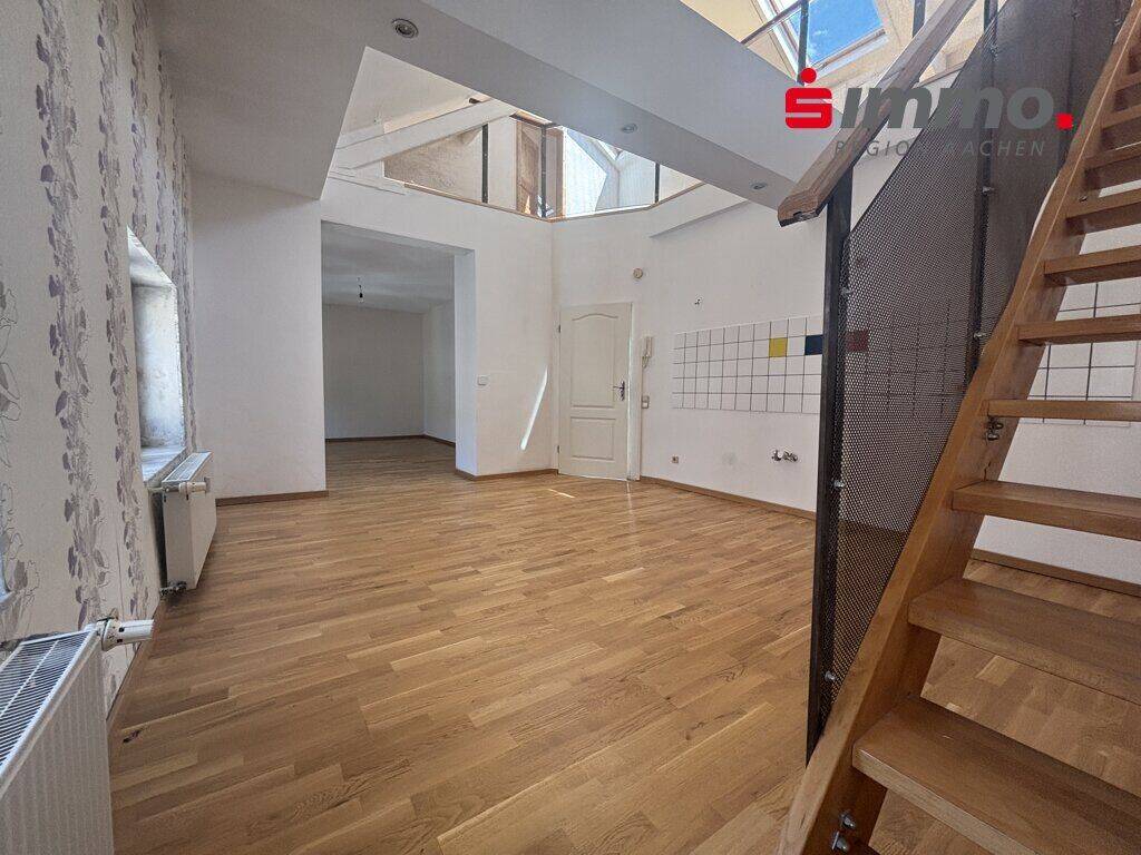 Lichtdurchflutete Maisonettewohnung im Herzen von Aachen. 2,5-Zimmerwohnung Nähe des Elisenbrunnens., 52062 Aachen