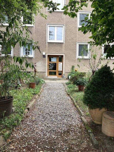 Frisch renovierte 2-Zi.-Whg. mit kleinem Balkon, 42549 Velbert