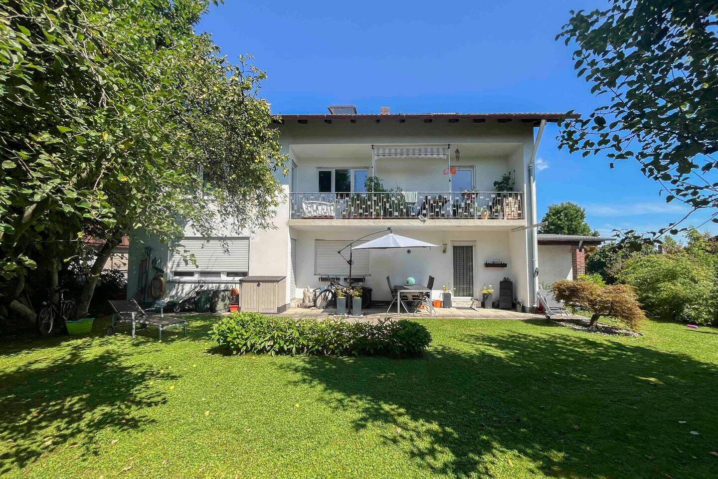 Mehrfamilienhaus mit 3 Einheiten und großem Garten in begehrter, familienfreundlicher Lage, 83026 Rosenheim (Aising Happing Pang Süd)