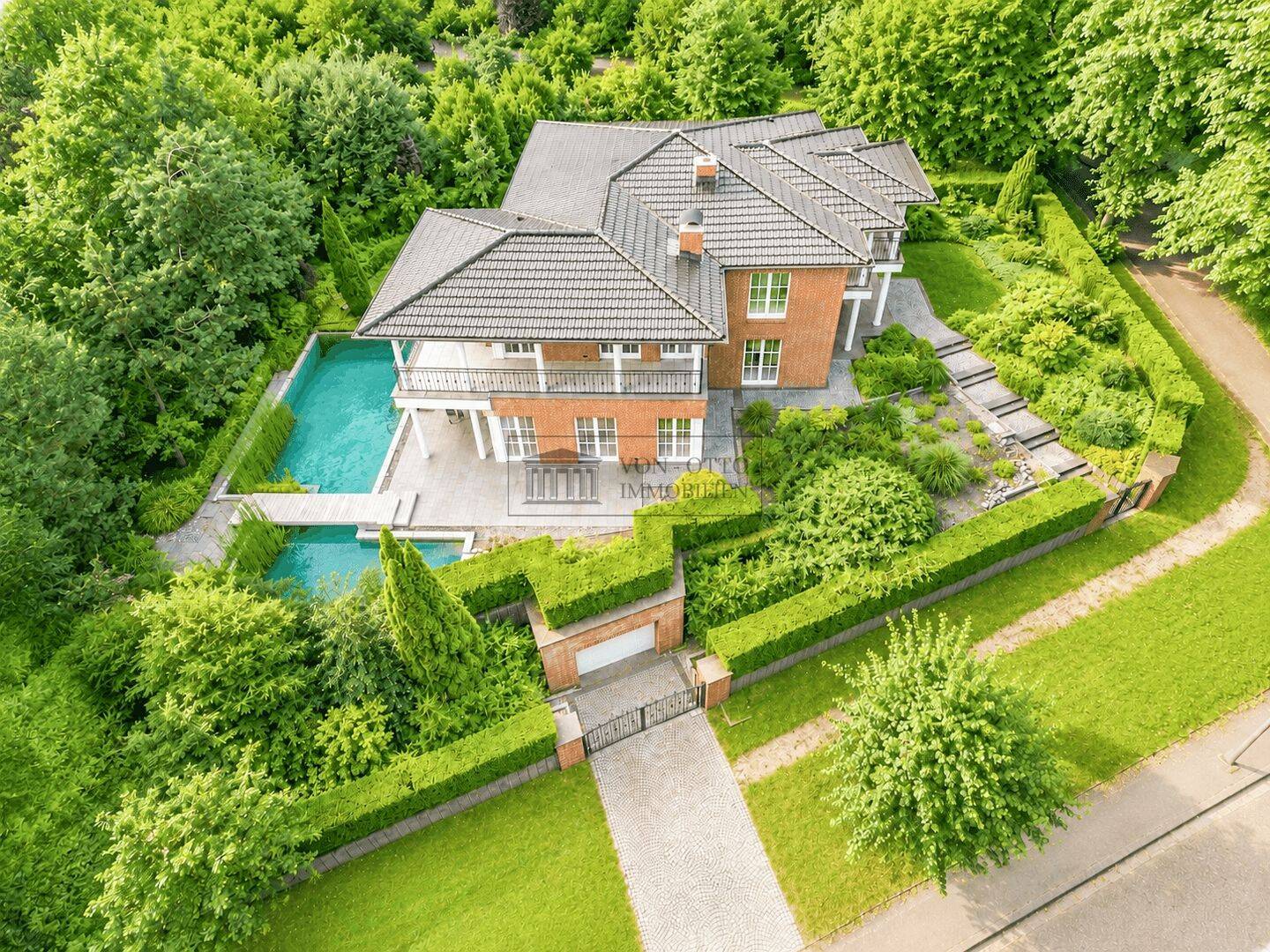 Ihr privates Paradies – Exklusive Designvilla mit Naturpool und Resort-Charakter, 22397 Hamburg (Wandsbek Duvenstedt Lemsahl-Mellingstedt Wohldorf-Ohlstedt)