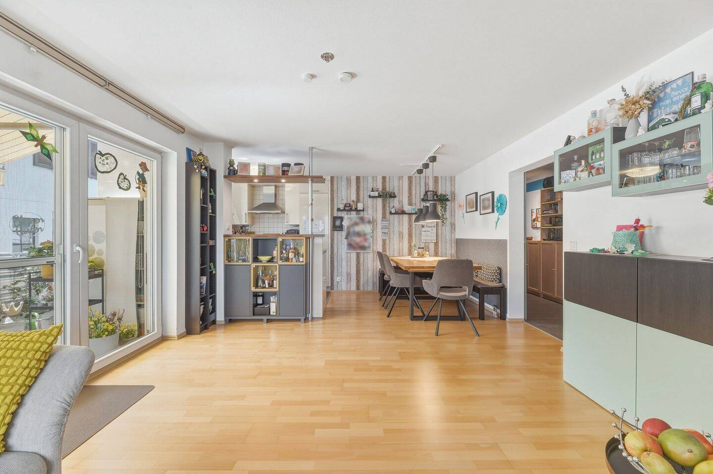 Platz für die ganze Familie: 4-Zimmer Wohnung mitten in Deizisau mit gr. Gartenanteil, 73779 Deizisau