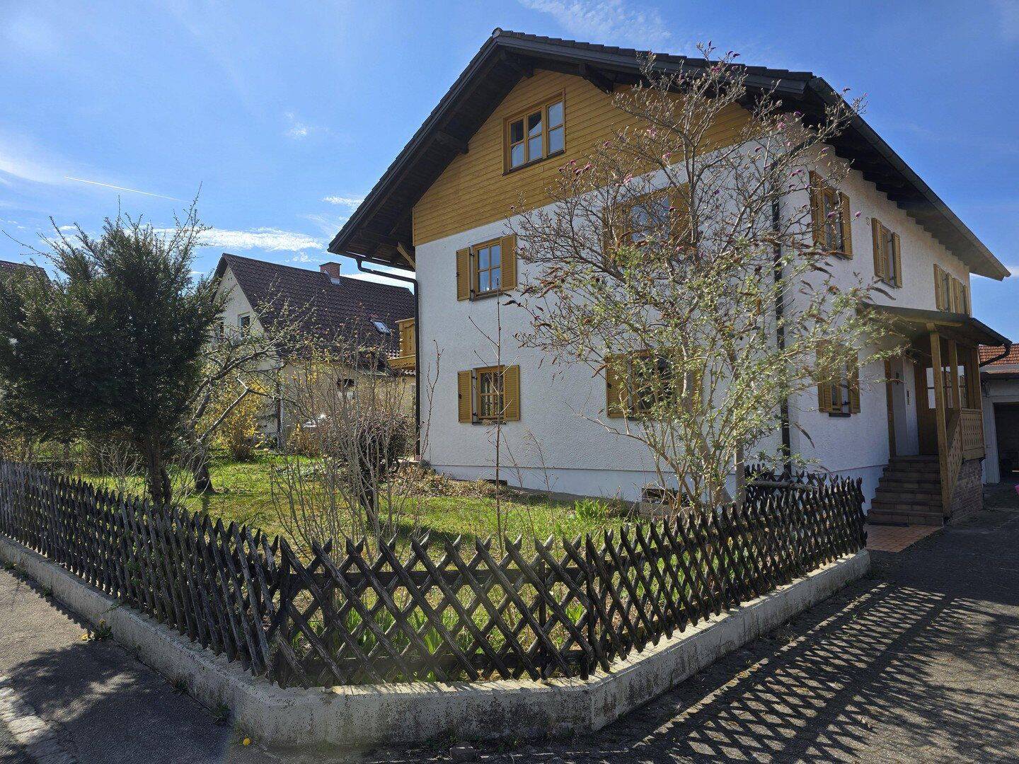 Ein Zuhause mit Raum für Ideen – 3 separate Wohnungen möglich, 84416 Taufkirchen (Vils)