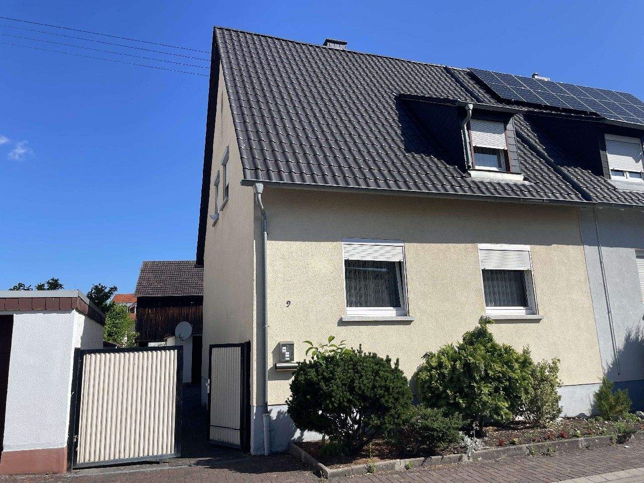 Doppelhaushälfte mit Garage, Garten und Scheune!, 76770 Hatzenbühl