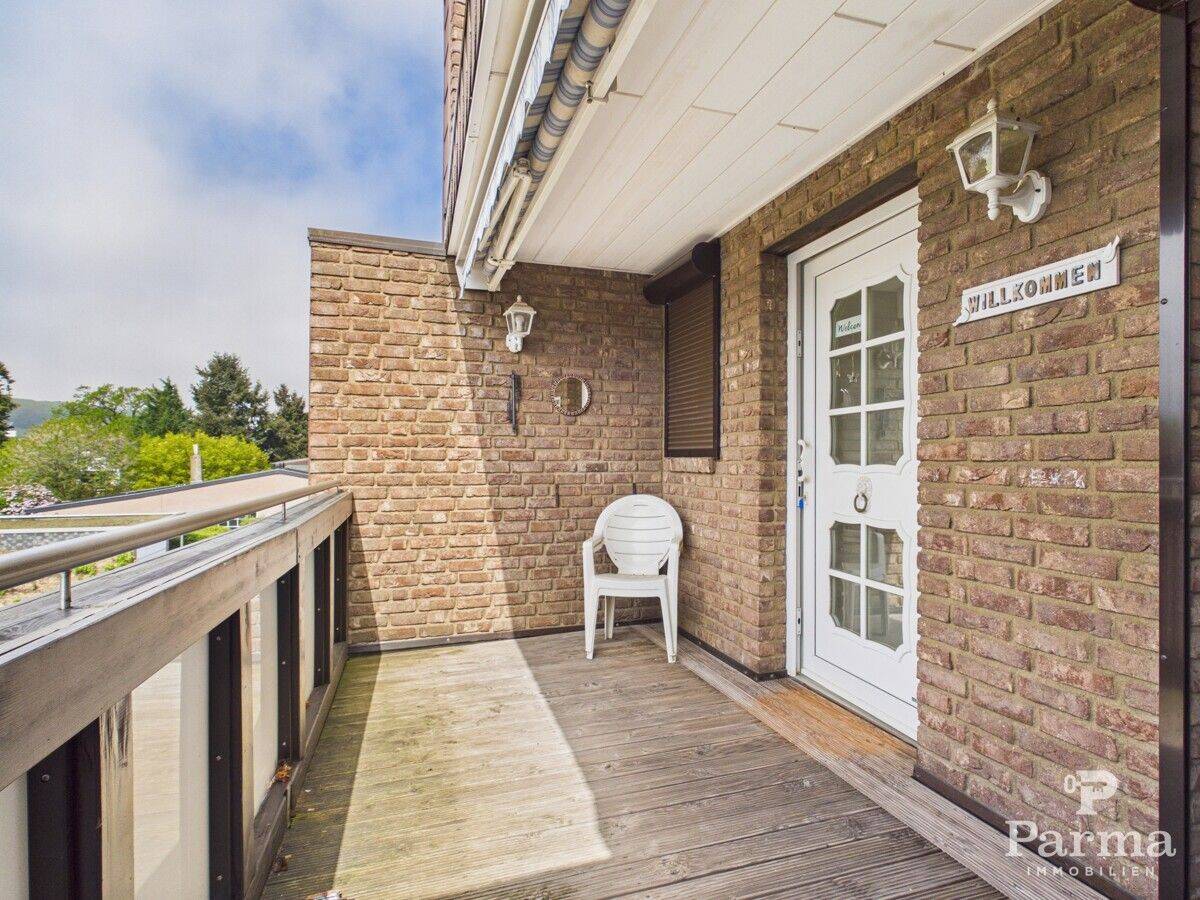 Charmante Maisonettewohnung in zentraler Lage von Kreuzau mit zwei Balkonen, 52372 Kreuzau