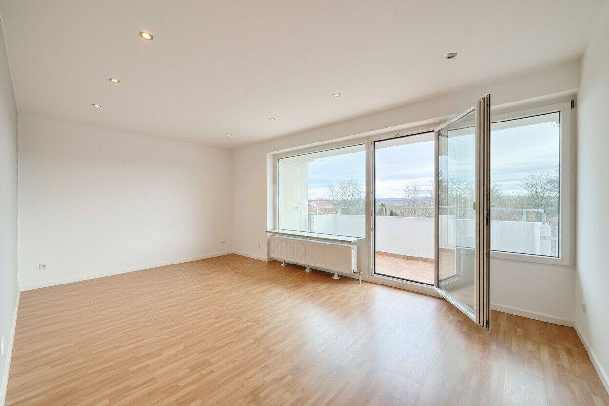 3-Zimmer-Dachgeschosswohnung mit Balkon und Alb-Blick in ruhiger Lage, 73773 Aichwald