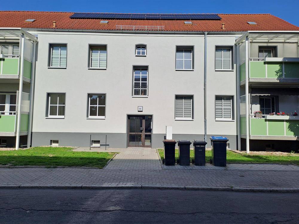 Geräumige renovierte 2-Raum Wohnung im EG mit Balkon, 6749 Bitterfeld-Wolfen