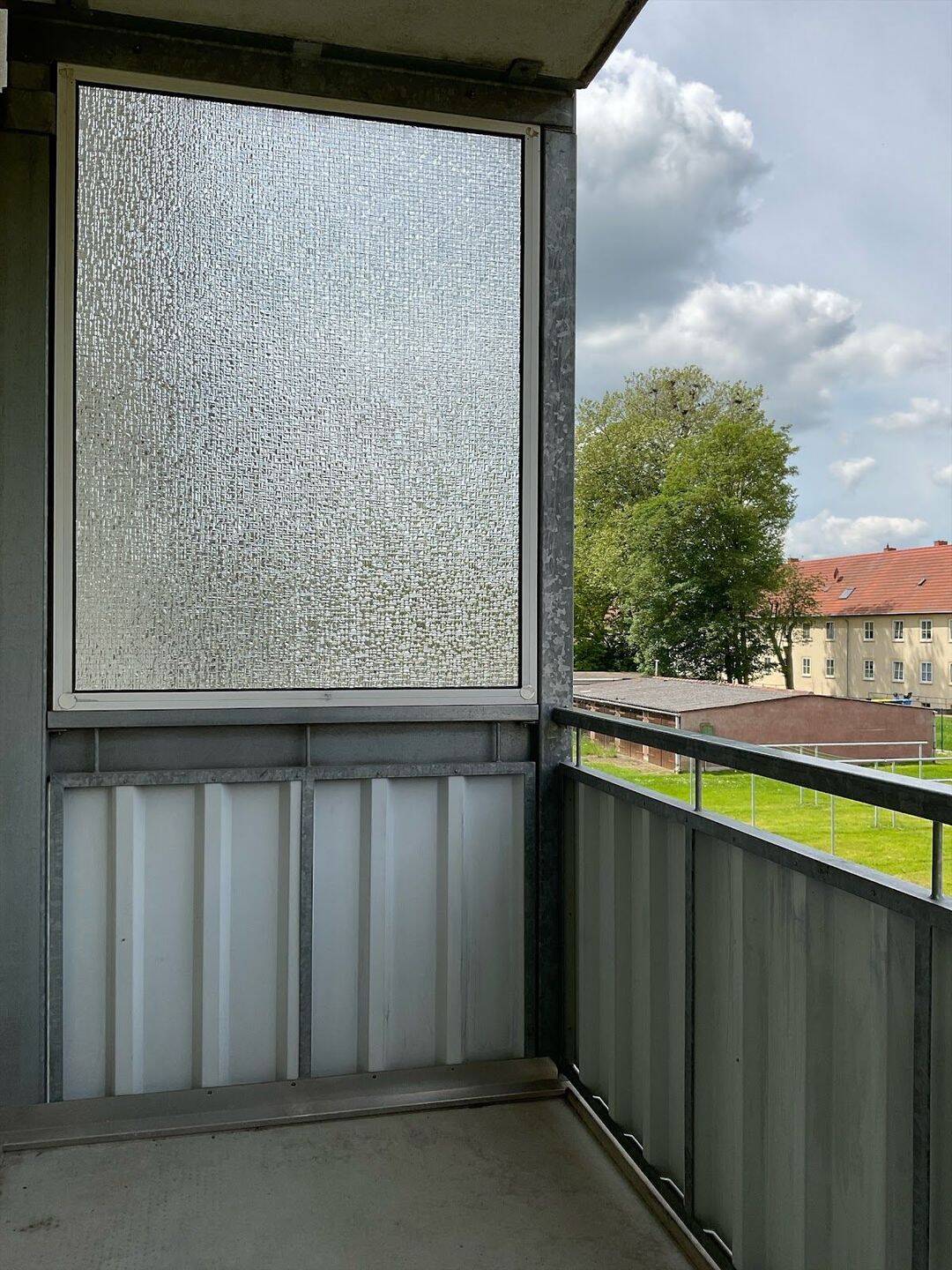 Mit Balkon und Blick ins Grüne und zwei Monate kaltmietfrei., 6246 Bad Lauchstädt