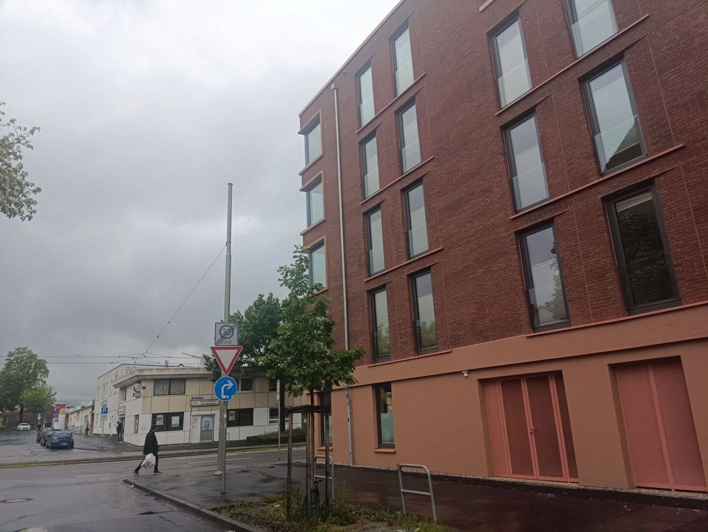 Gutgelegenes Potentieles Grundstück im Zentrum/Kassel mit einer Baugenehmigung für verschiedenen Zwecken zu fairen Preis zu verkaufen!!!, 34117 Kassel