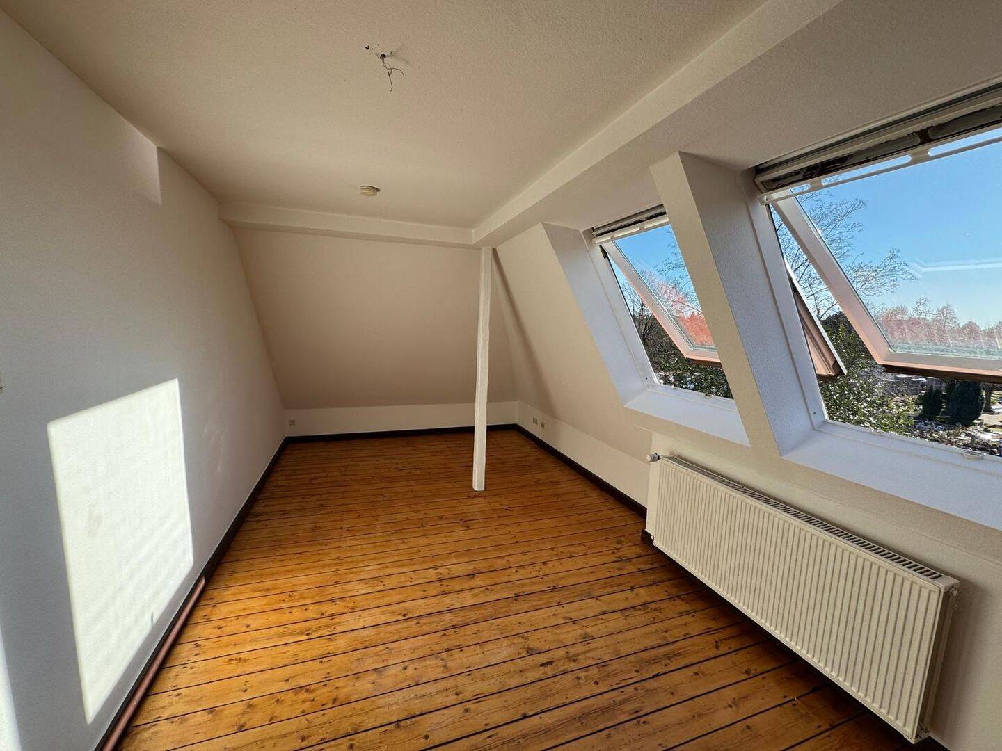 Dachgeschosswohnung Bochum Höntroper in zentraler Lage, 44869 Bochum (Dahlhausen Eppendorf Höntrop Sevinghausen Westenfeld)