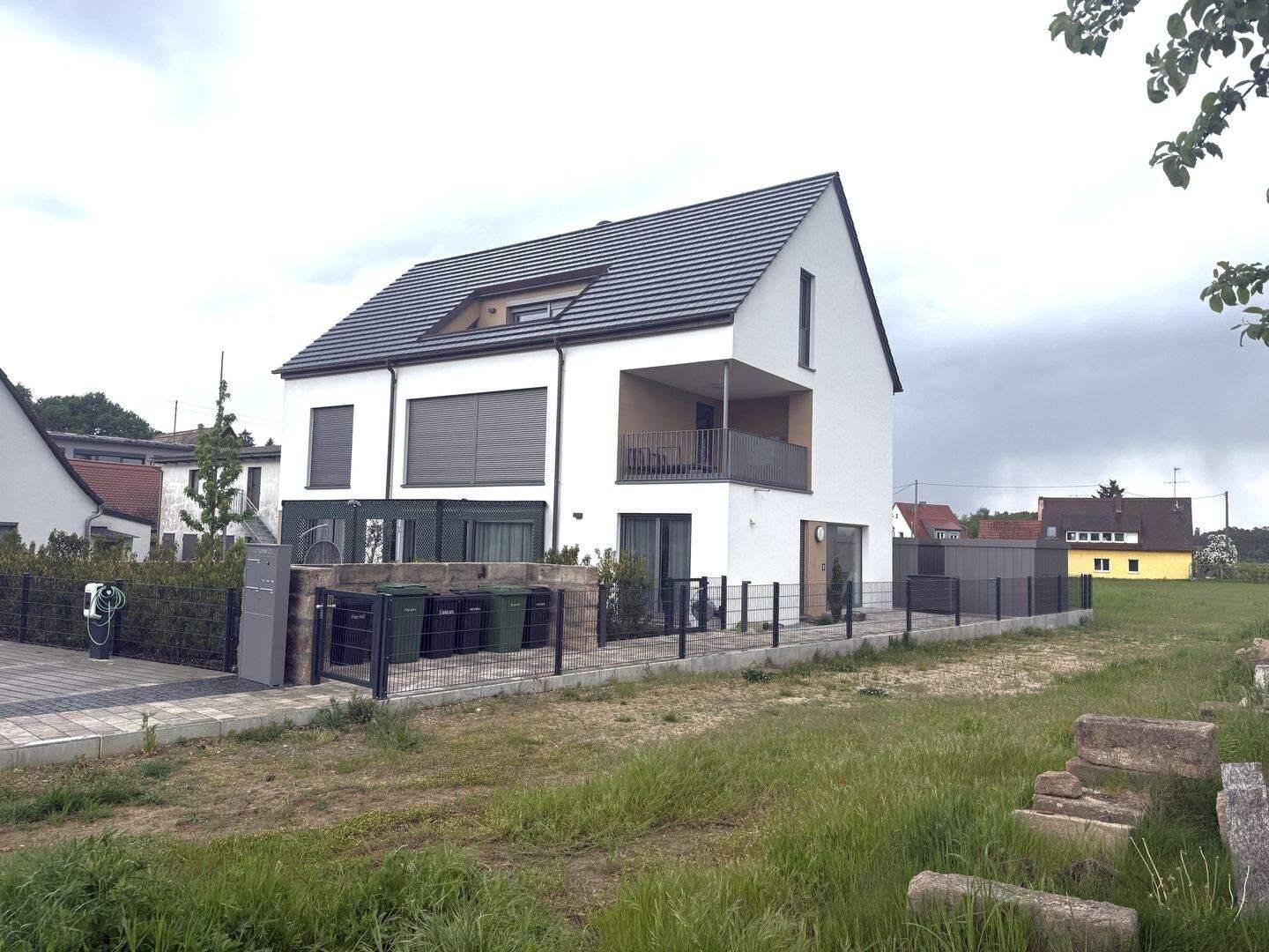 Loftartige 2-Zimmer-Dachetage mit SÜDTERRASSE & EBK, 91096 Möhrendorf