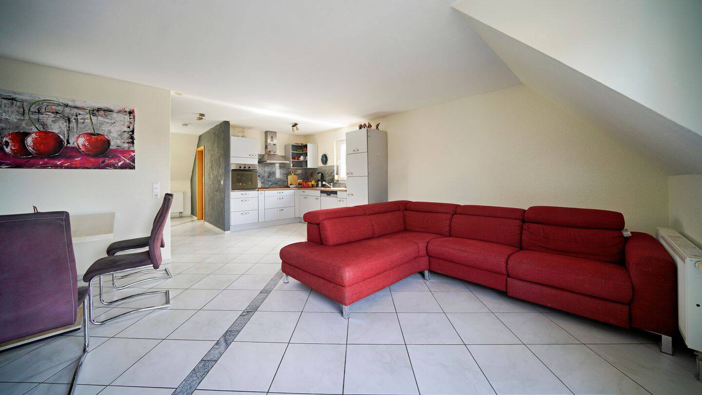 Charmante Maisonette mit offenem Wohnkonzept und sonnigem Balkon, 74376 Gemmrigheim