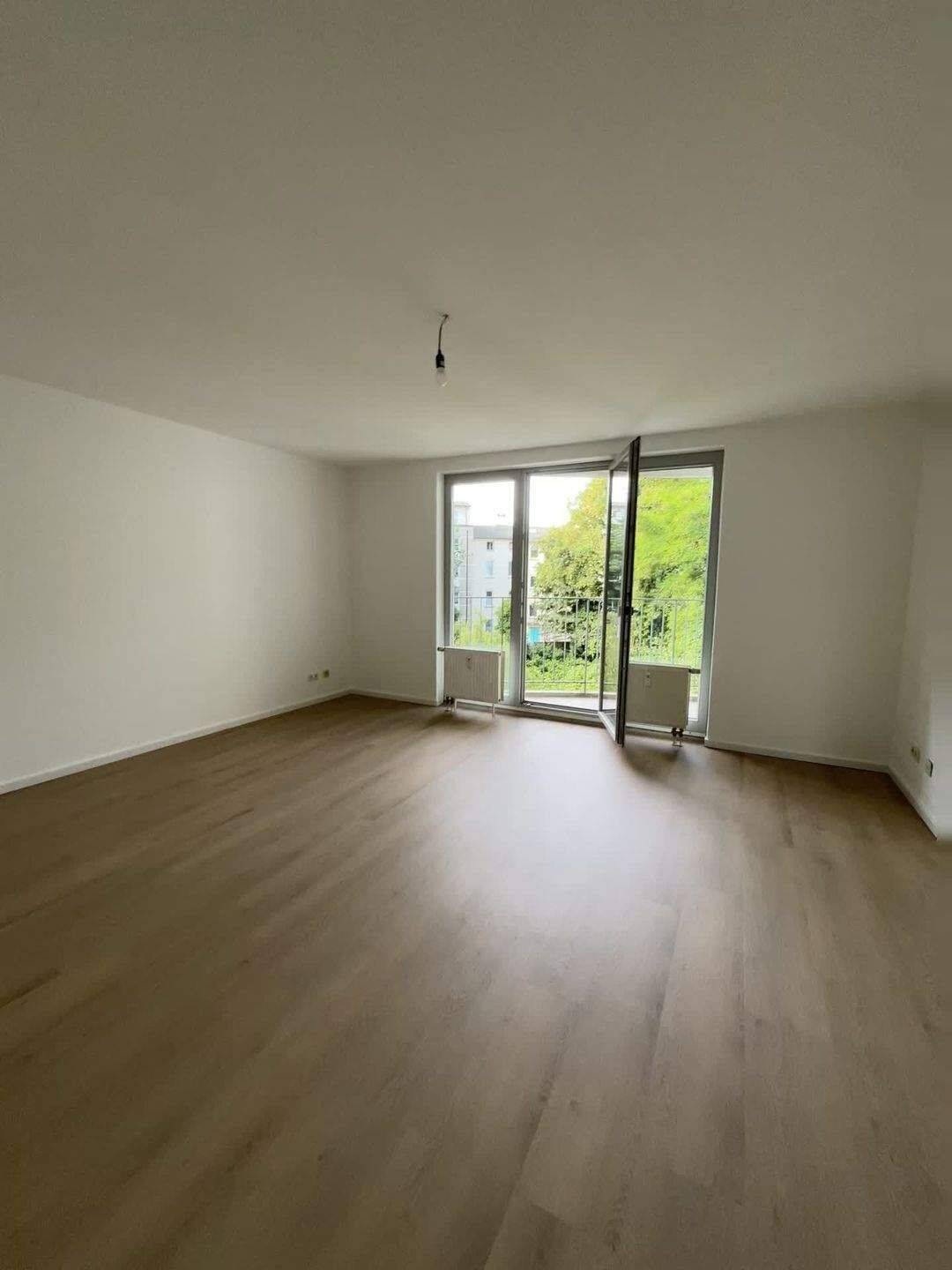 Sanierte 2-Zimmer Wohnung in Hamburg-Harburg mit Balkon – BESCHREIBUNG BEACHTEN!, 21073 Hamburg (Harburg Eißendorf Heimfeld Wilstorf)