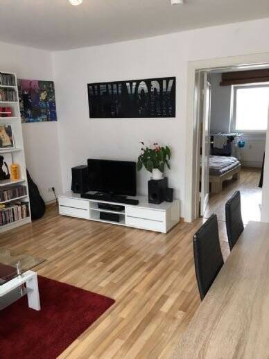2 Zimmer Wohnung mit Süd-Balkon Nähe Bahnhof-nur Berufstätige-max.2 Personen, 23558 Lübeck (Buntekuh Sankt Lorenz Nord Sankt Lorenz Süd)