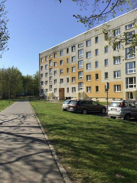 Große, helle 2-Zimmer-Wohnung mit Balkon und Wannenbad!, 1257 Dresden (Großzschachwitz Leuben Lockwitz Niedersedlitz)