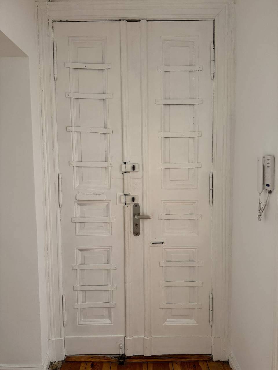 Helle Altbau-WG mit Balkon – 5 Zimmer in einer frisch renovierten Wohnung, 10999 Berlin (Friedrichshain-Kreuzberg Kreuzberg)