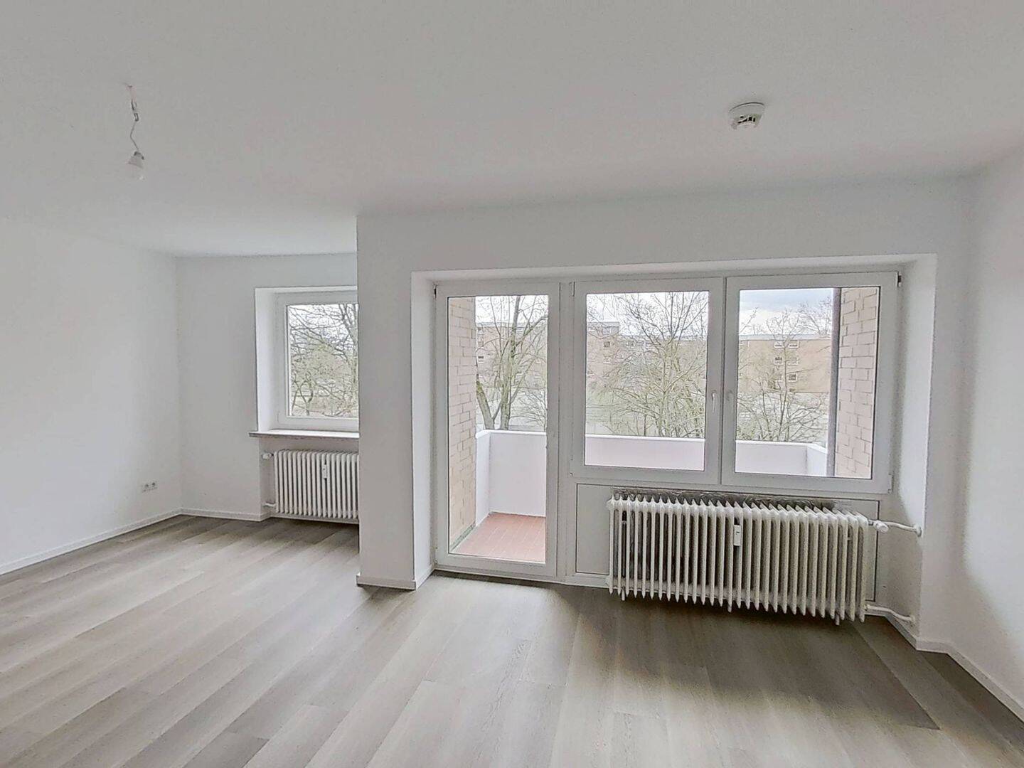 Lichtblick gesucht? Sonnige 2-Zimmer-Wohnung mit Balkon, 31303 Burgdorf