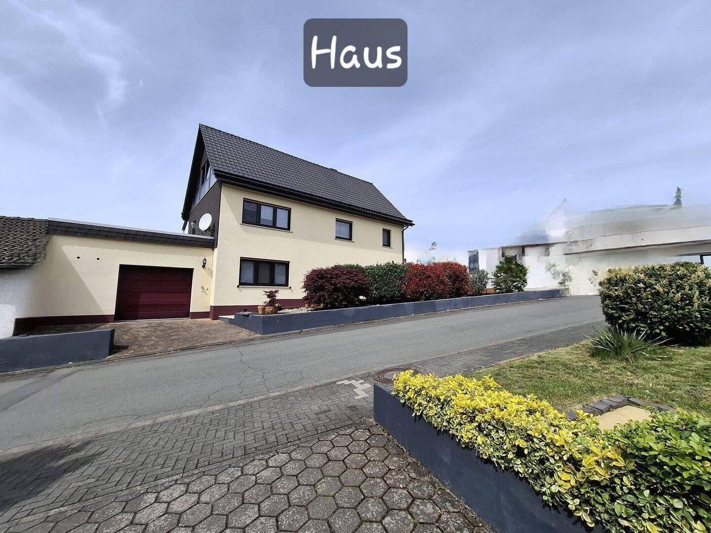 Von privat!!! 2-Familienhaus mit Garage, zusätzlichem Baugrundstück & vielen Modernisierungen., 35630 Ehringshausen