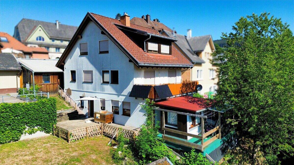 Zentrale Wohnung in atemberaubender Lage mit Garten, 79822 Titisee-Neustadt
