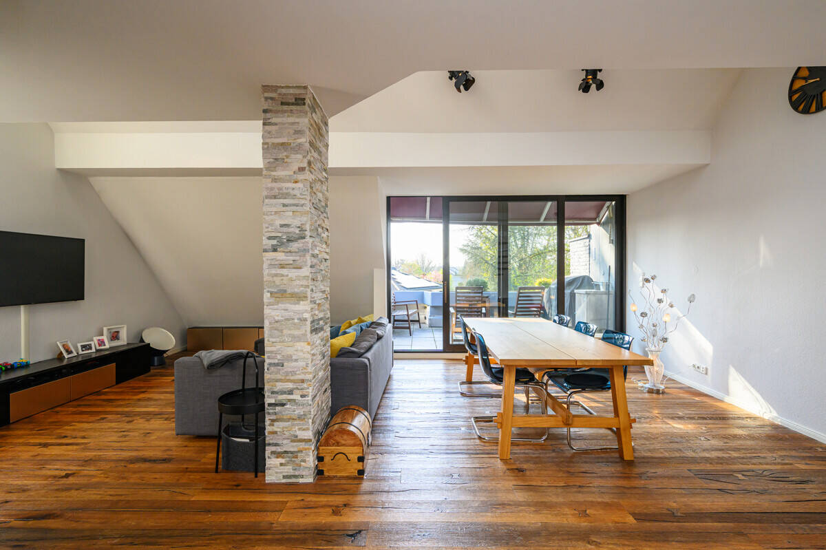 Refrath: Schicke Galeriewohnung mit ca. 108 m² Wohnfläche und Blick ins Grüne!, 51427 Bergisch Gladbach