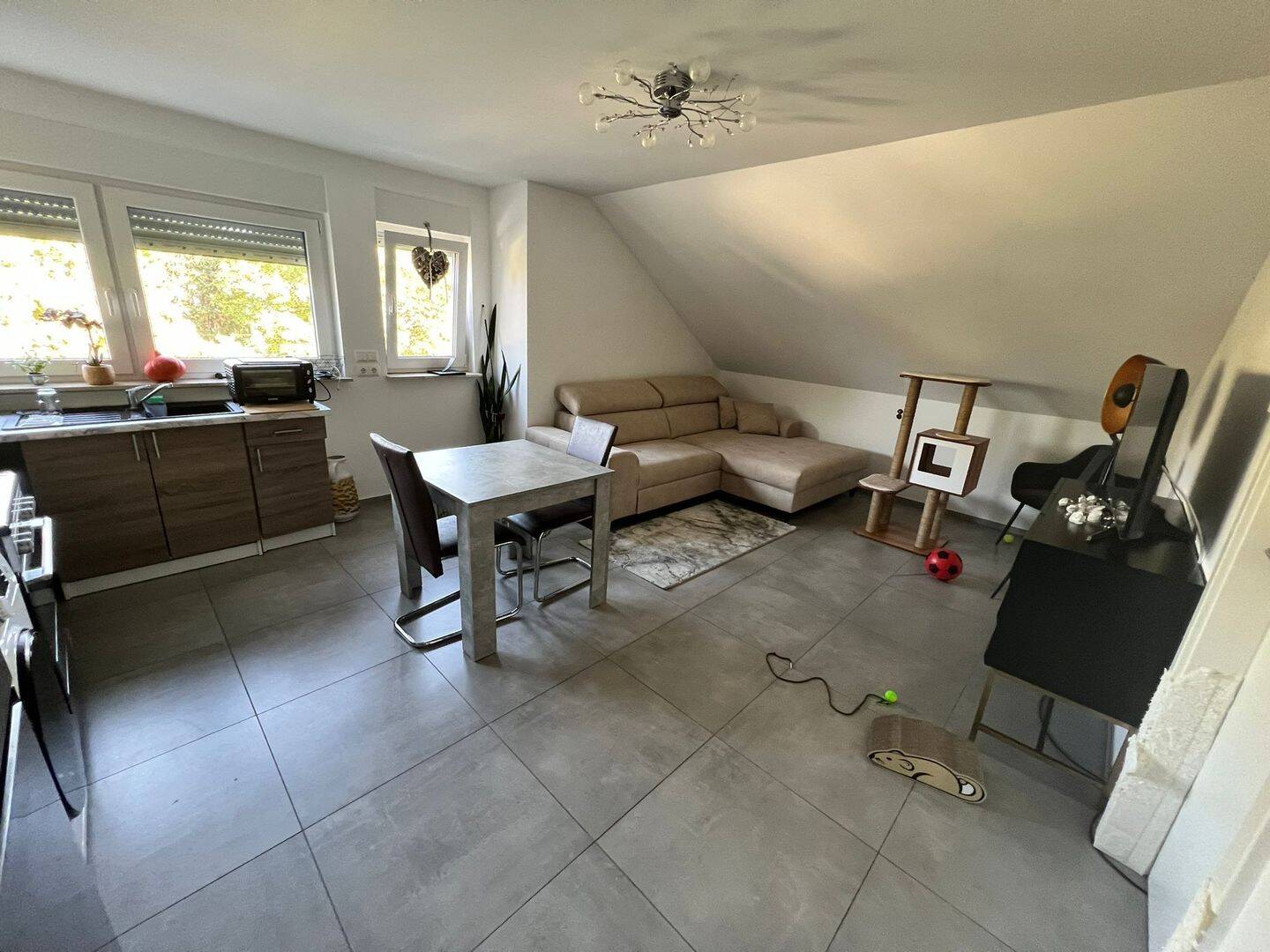 Modern sanierte 50m2 Wohnung 2,5 Zimmer in Rüsselsheim, 65428 Rüsselsheim am Main