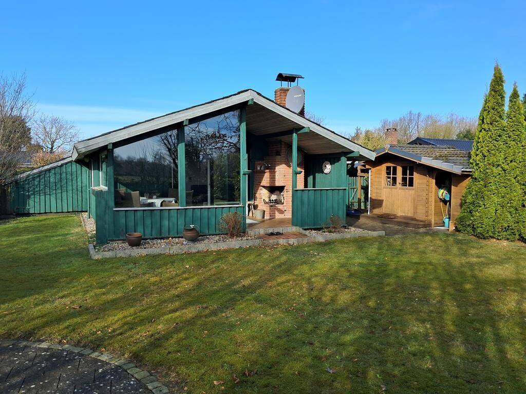 Gepflegtes Ferienhaus mit wunderschönem Garten, Terrassen, Kaminofen & Carport in Hünning, 24887 Silberstedt