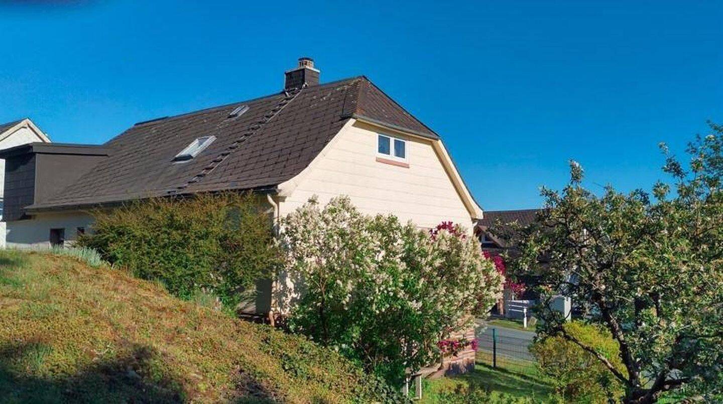 Idyllisch Wohnen – freier Blick ins Grüne und viel Raum für Gestaltung und Freizeit, 95152 Selbitz