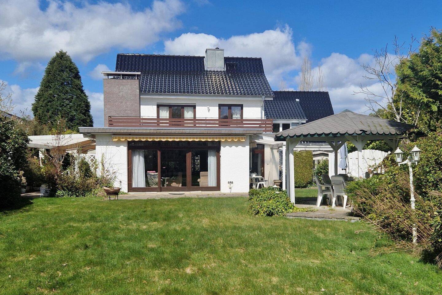 Verbundenes Zweifamilienhaus, 22952 Lütjensee