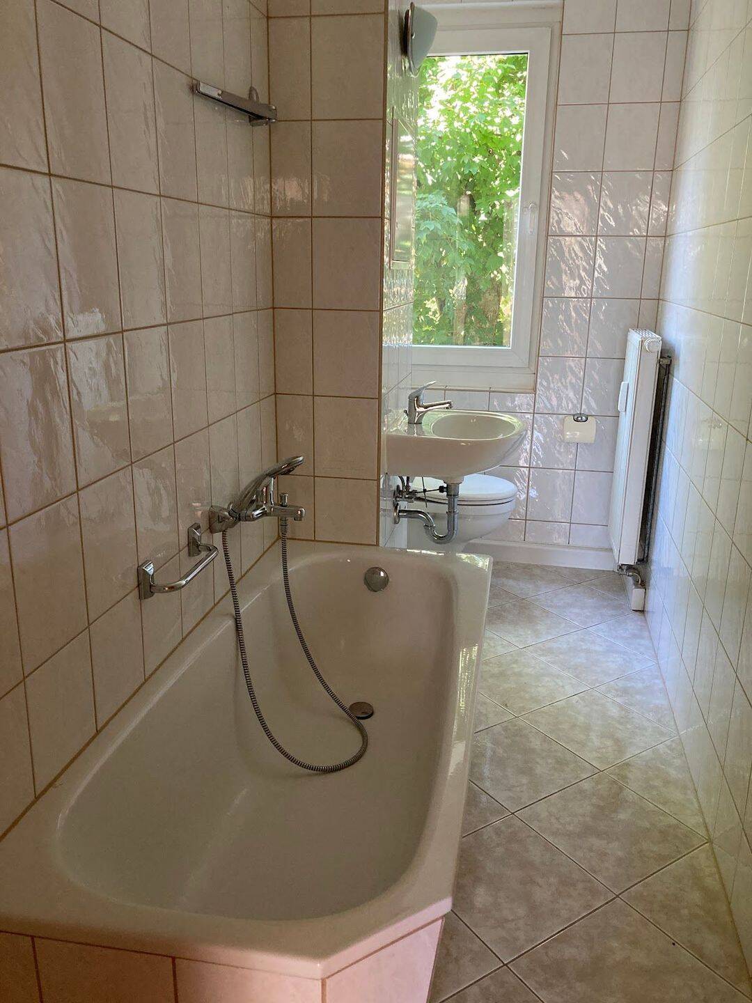 Wo Wohnräume Form annehmen – Drei Zimmer zum Verlieben., 7545 Gera (Bieblach Innenstadt Ostviertel Pforten Untermhaus)