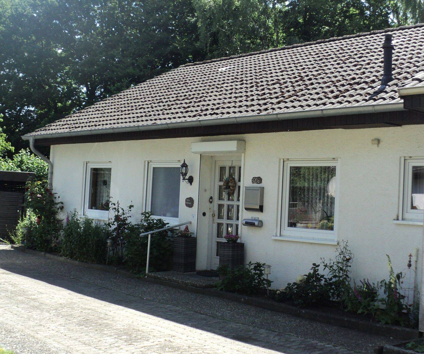 Gepflegte Doppelhaushälfte Provisionsfrei!, 24537 Neumünster (Böcklersiedlung Faldera Gartenstadt)