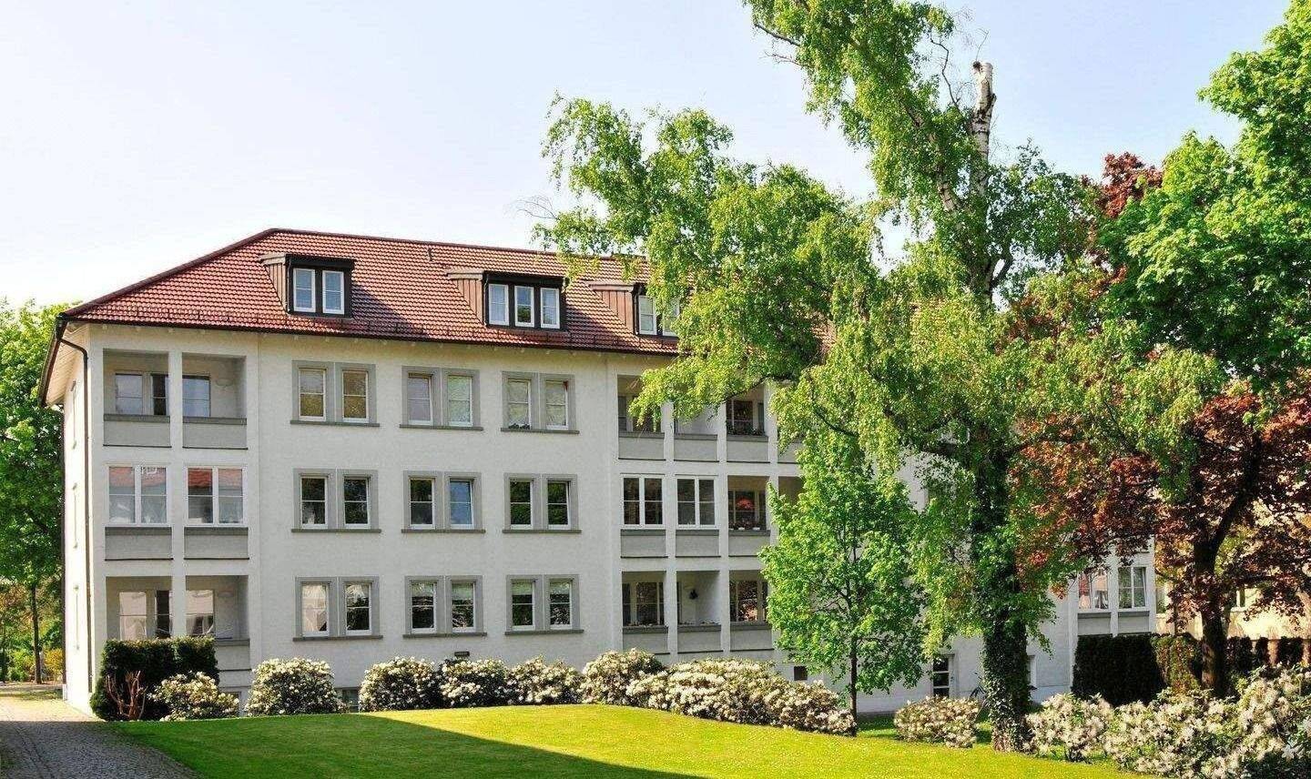 ruh. 2-Zi. WHG mit vergl.Loggia, Kü./EBK in Striesen, 1309 Dresden