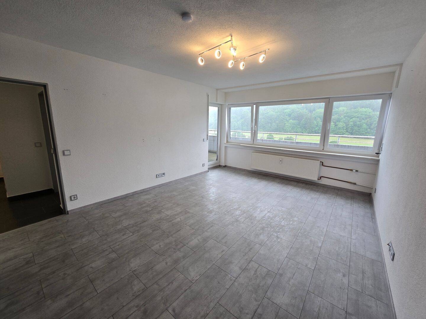 Helle, renovierte Wohnung mit Balkon in Aussichtslage, 73447 Oberkochen