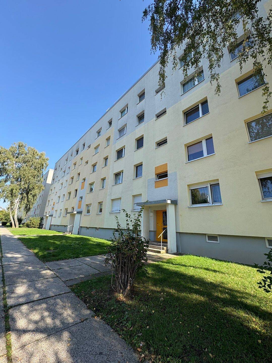 Modernes Zuhause mit Balkon für Singles in Gera-Lusan, 7549 Gera (Debschwitz Lusan Röppisch)