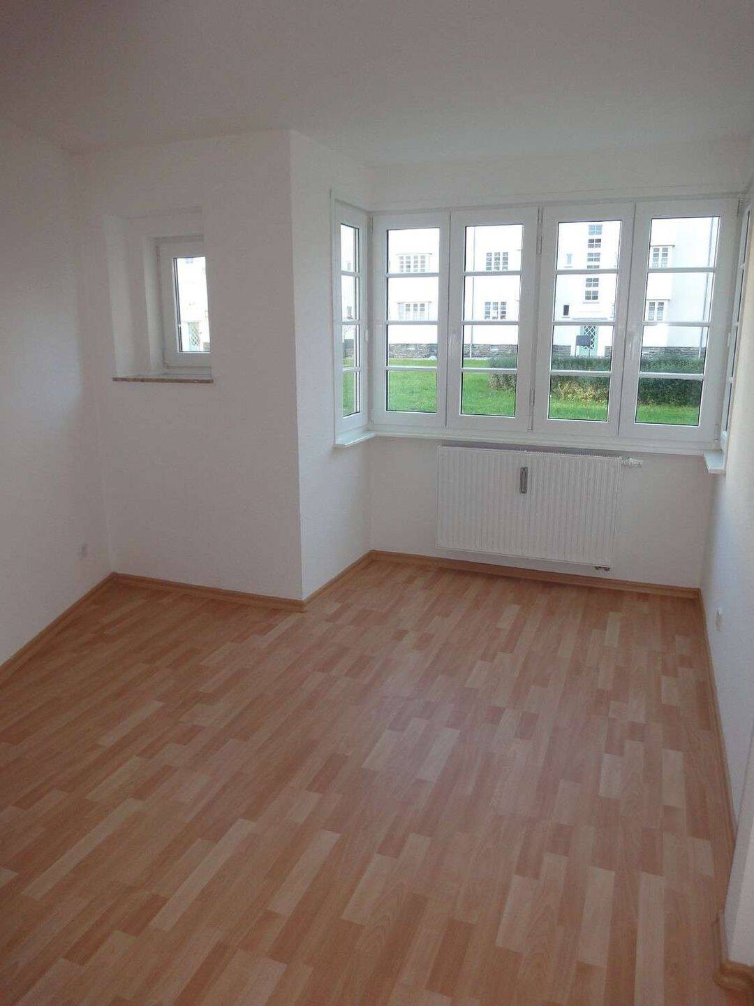 1. OG !!! frei ab dem 1.8.26 !!! geräumige Küche – Laminat – Stellplatz, 9126 Chemnitz (Altchemnitz Bernsdorf Gablenz Lutherviertel Sonnenberg)