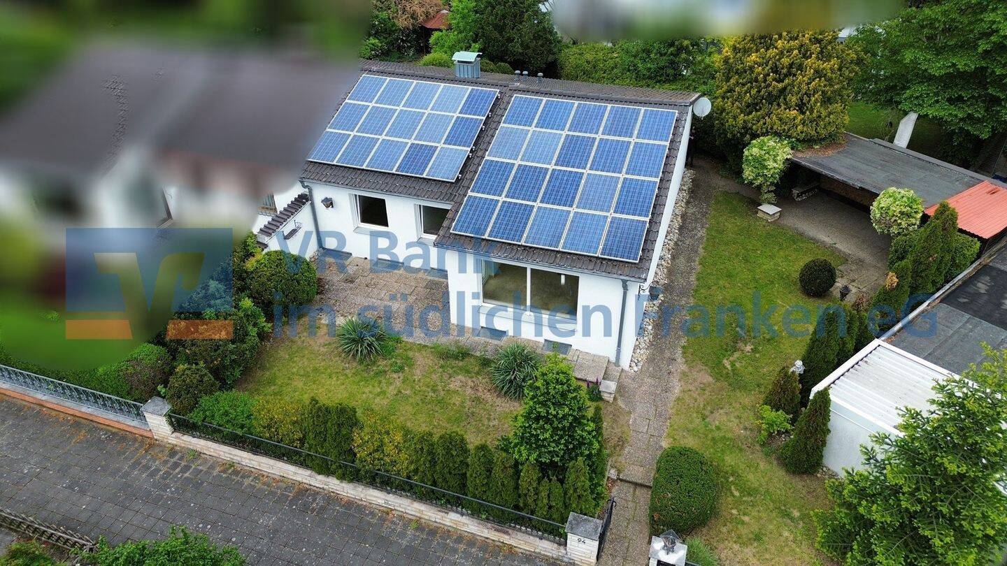 Modernisierter Bungalow in Erlangen-Tennenlohe mit Garage, Pergola & sonnigem Garten
