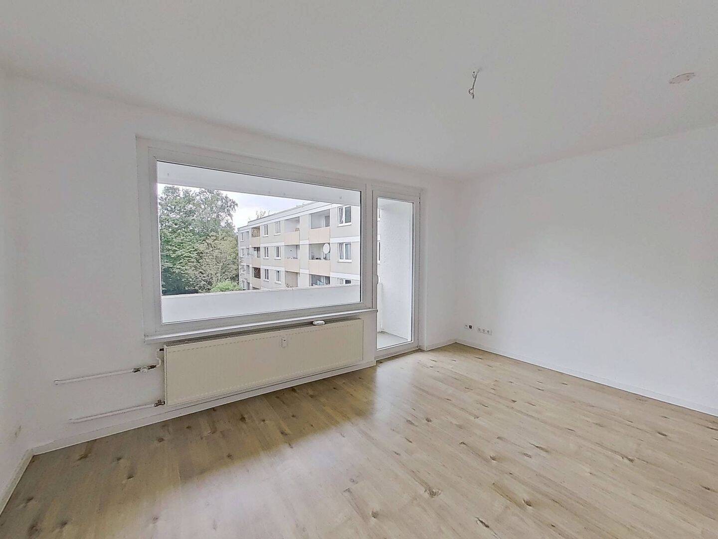 Moderne 3-Zimmer-Wohnung mit großem BALKON und Wannenbad, 37081 Göttingen