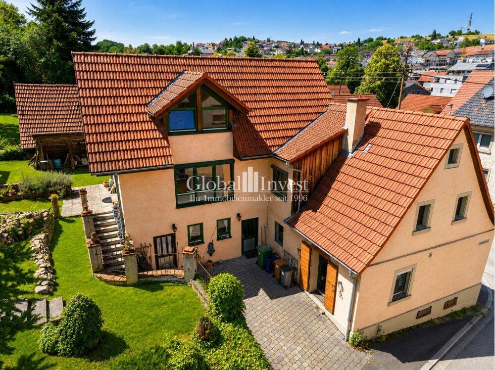 GLOBAL INVEST IMMOBILIEN SINSHEIM | Einfamilienhaus im Landhausstil – modernisierter Altbestand und moderner Anbau, 74889 Sinsheim