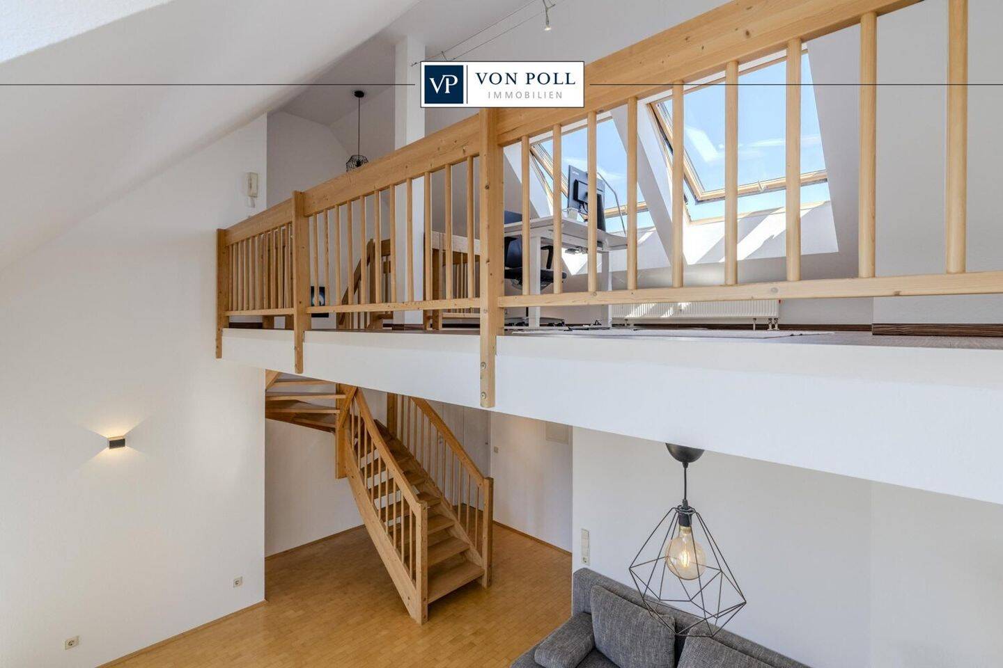 Großzügige Maisonettewohnung mit offener Galerie und Süd-Loggia inkl. TG- Stellplatz!