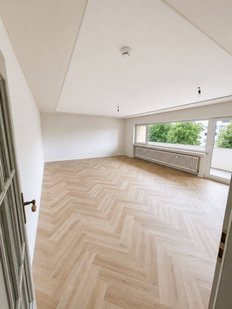Hochwertig renovierte Eigentumswohnung mit Loggia in bester Höhenlage von Trier-Olewig – 54295 Trier – Bild 1 von 11