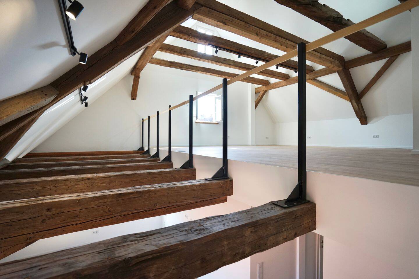 Großzügige 5-Zi. Maisonette mit Galerie und Masterbad – Wohnen über zwei Ebenen, 90455 Nürnberg