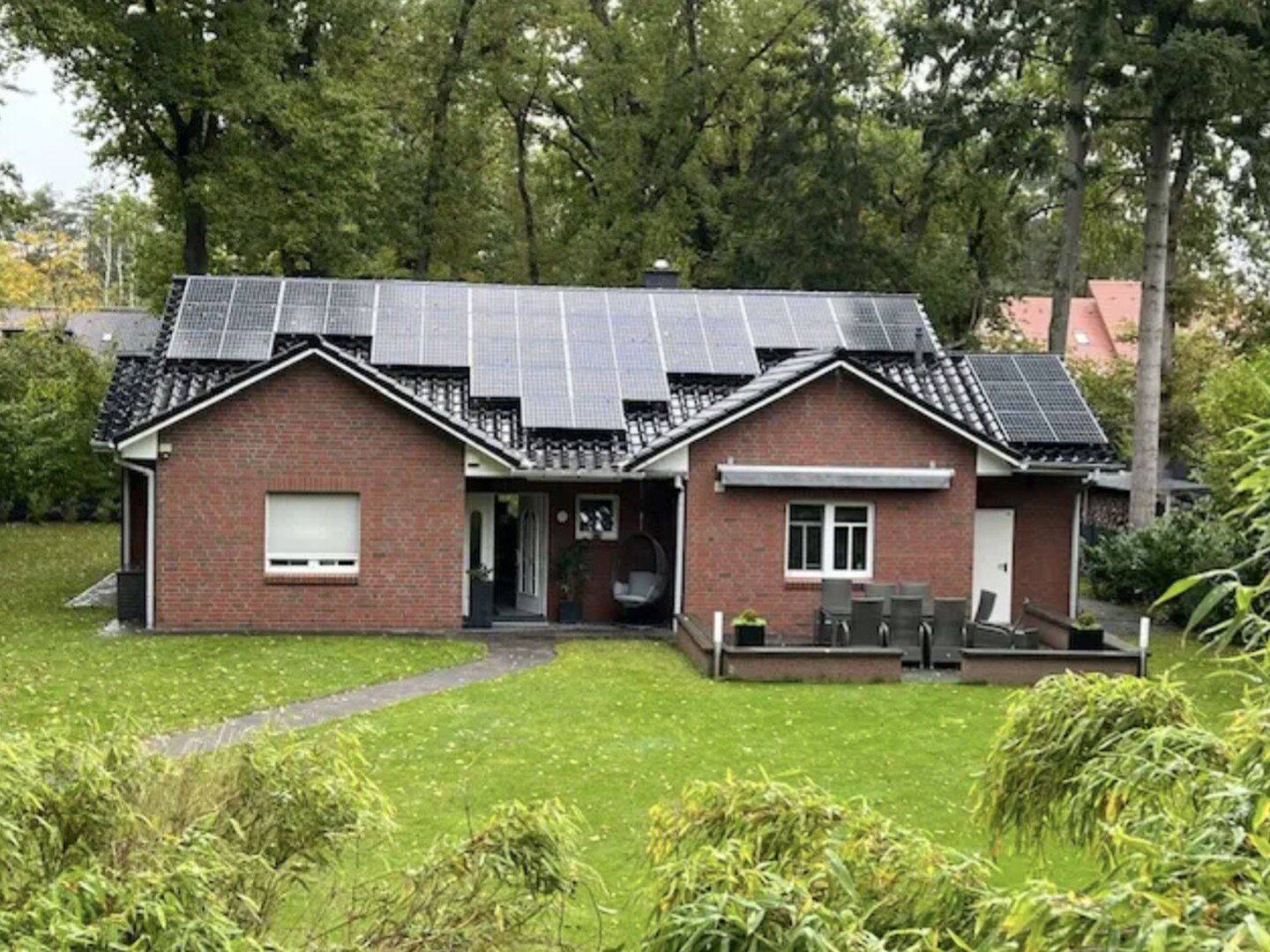 Freistehendes Einfamilienhaus mit Doppelgarage in begehrter Lage von Gifhorn-Winkel, 38518 Gifhorn