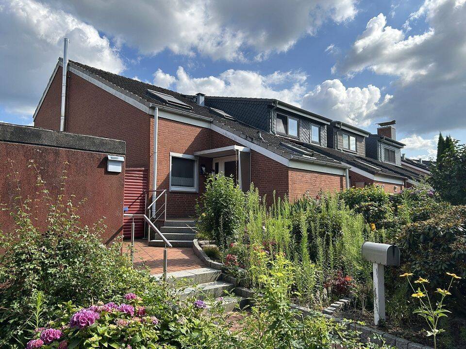 Gepflegtes Endreihenhaus mit Garage vor der Tür und Teilkeller inmitten von Seevetal-Maschen, 21220 Seevetal