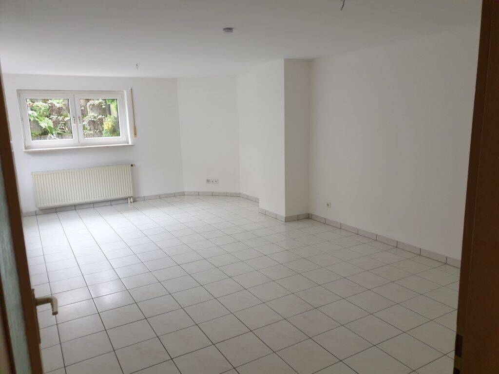 Schöne, helle 2-Zimmer-Wohnung in Stuttgart Bad Cannstatt-Memberg, 70374 Stuttgart (Bad Cannstatt Sommerrain)