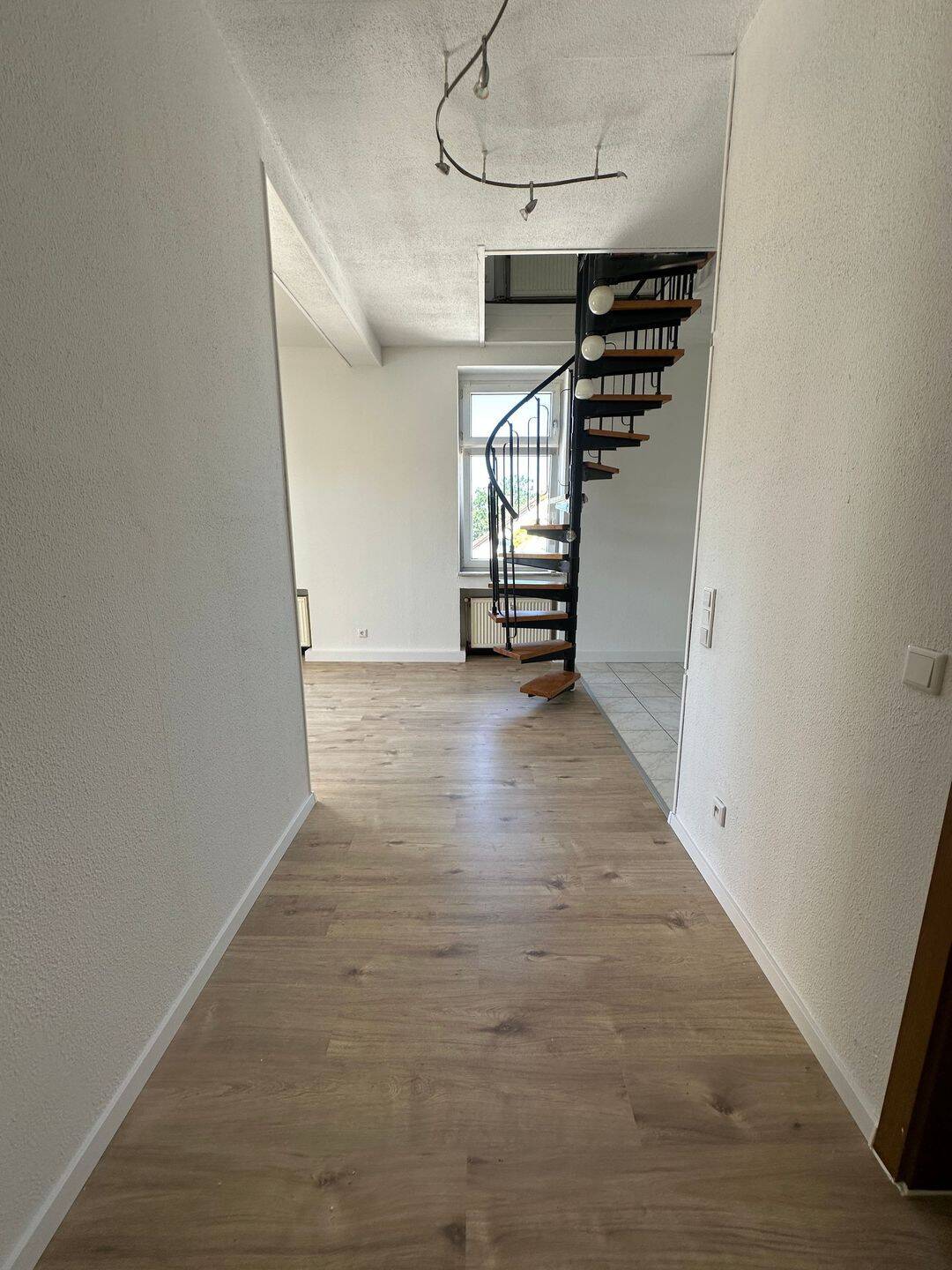 Renovierte Maisonette-Wohnung mit Balkon in Gelsenkirchen-Erle, 45891 Gelsenkirchen (Erle)