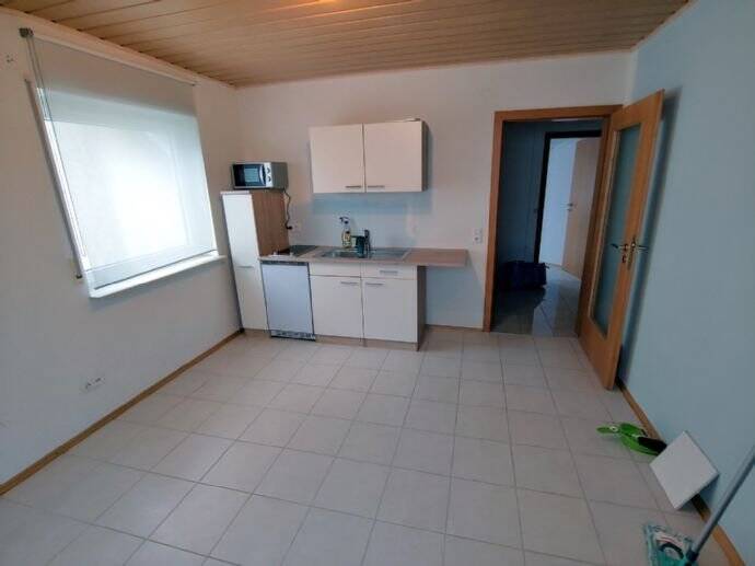 Schöne 2-Zimmer-Wohnung in der 2. Etage mit Einbauküche an einzelne Person zu vermieten., 74080 Heilbronn (Böckingen)