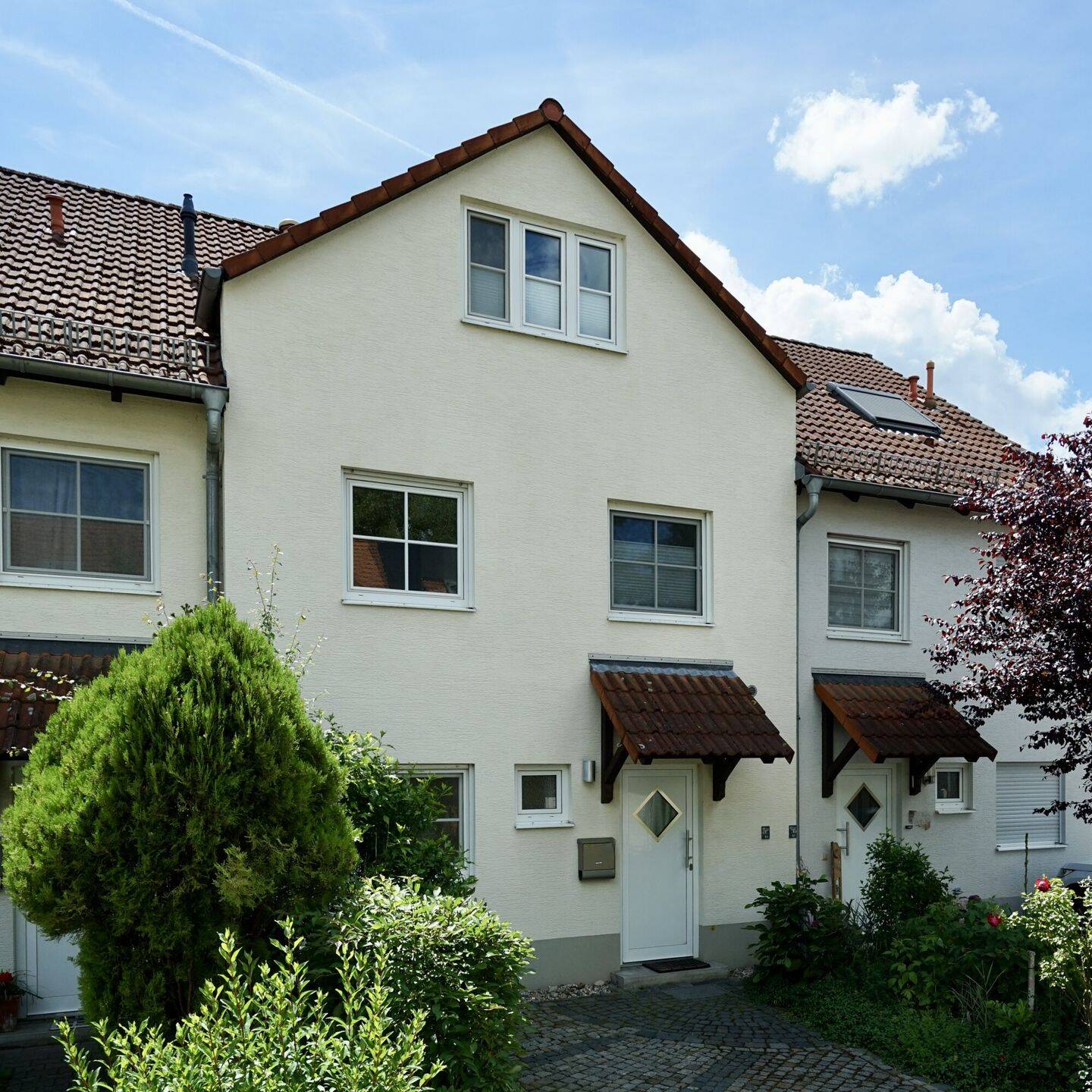 Modernisiertes Reihenhaus in grüner Lage und Elbnähe, 1259 Dresden (Großzschachwitz Kleinzschachwitz Leuben Lockwitz Niedersedlitz)