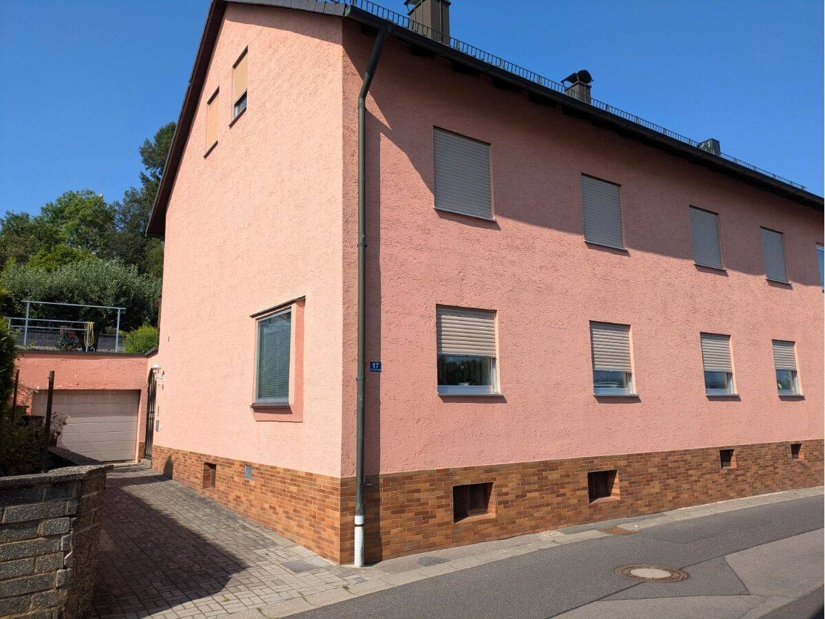 Viel Platz im Haus gesucht ? Gefunden !, 92224 Amberg