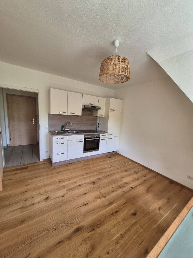 Moderne 2-Zimmer-Single-Wohnung mit Einbauküche im Ortsteil Graba zu vermieten !, 7318 Saalfeld/Saale