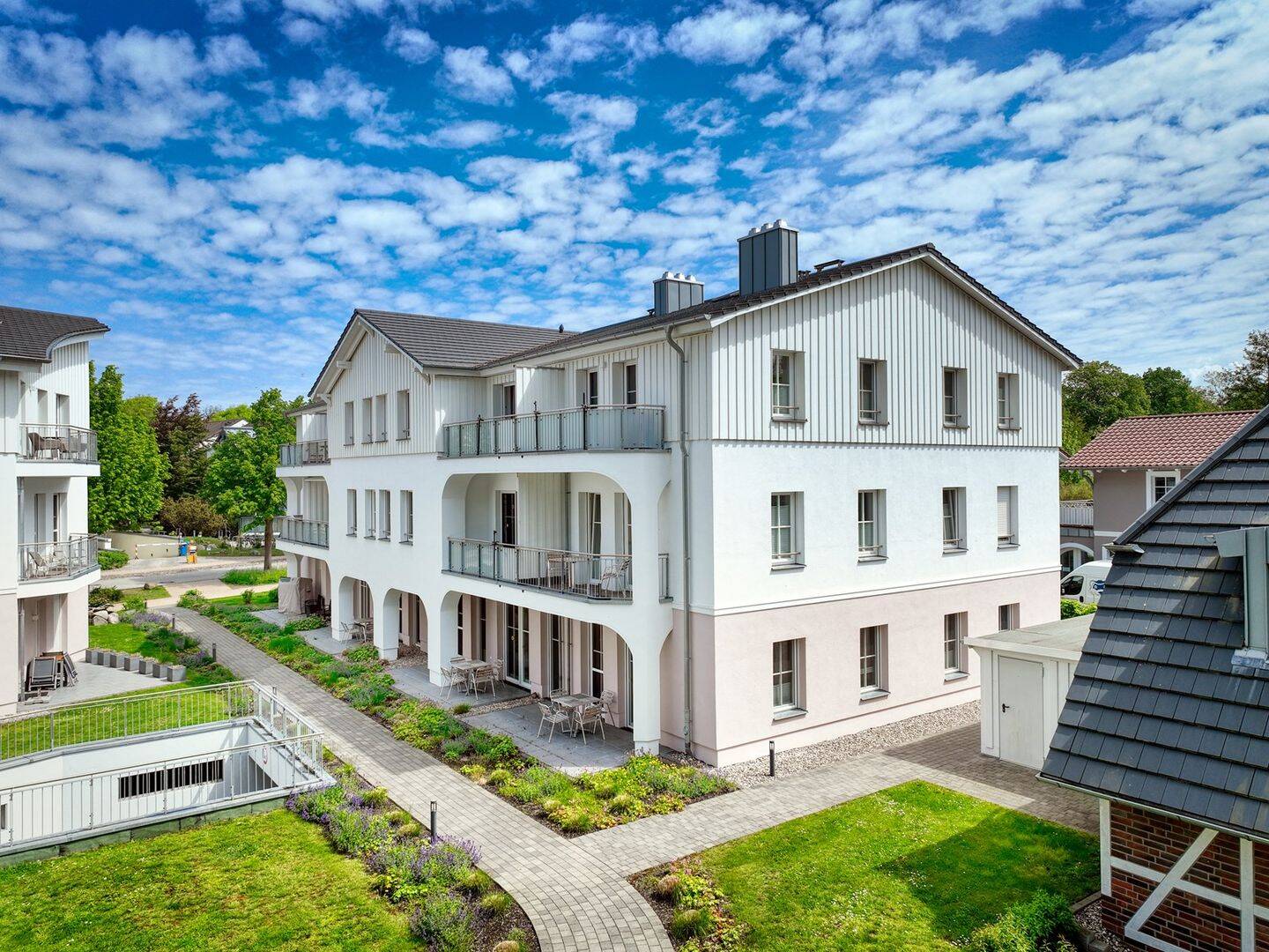 Modernes Ferienapartment im Erdgeschoss mit Süd-West Terrasse und Kamin, 18347 Wustrow